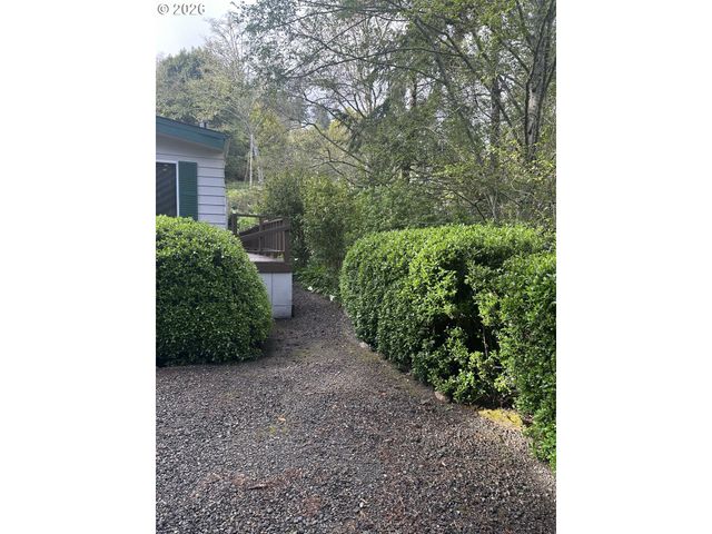 16735 THOMPSON Rd, Brookings, OR 97415