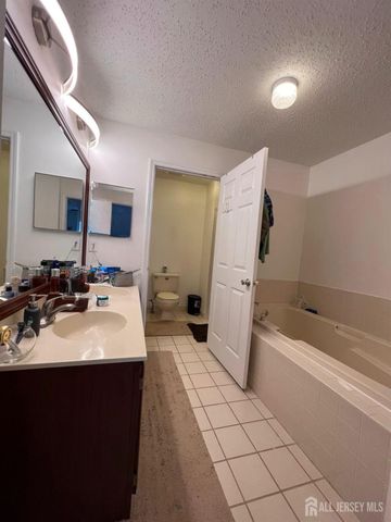 85 Inverness Drive 3085, Edison, NJ 08820