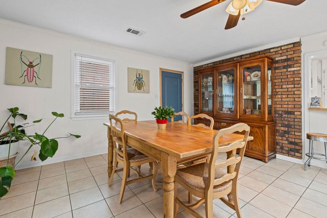 1118 WILBEC RD, Memphis, TN 38117