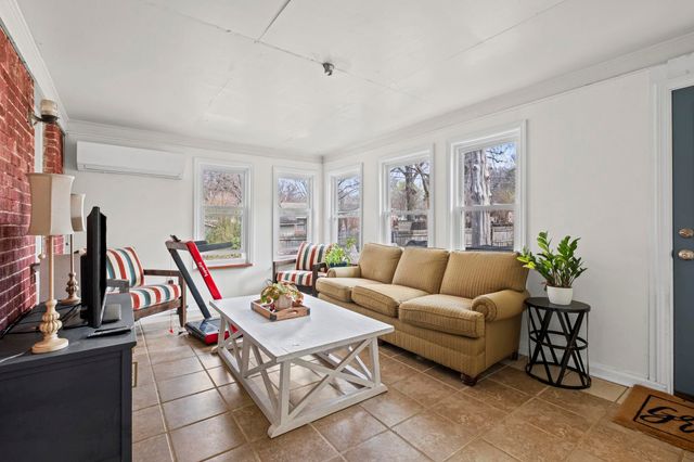 1118 WILBEC RD, Memphis, TN 38117