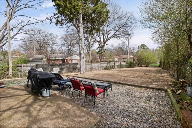 1118 WILBEC RD, Memphis, TN 38117