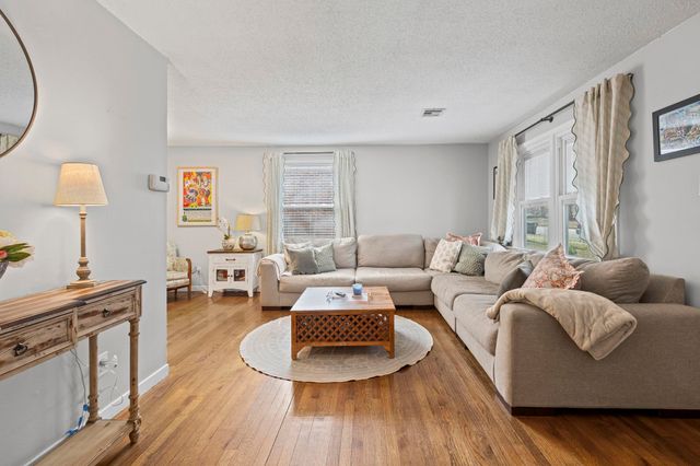 1118 WILBEC RD, Memphis, TN 38117