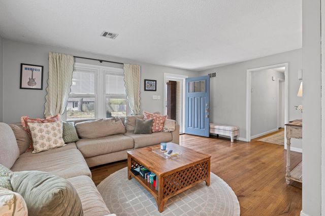 1118 WILBEC RD, Memphis, TN 38117