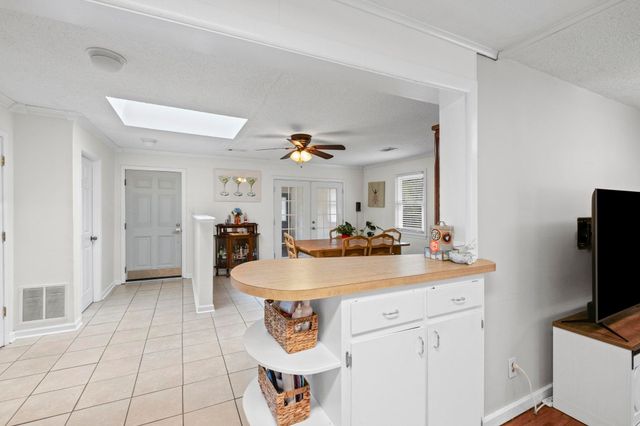 1118 WILBEC RD, Memphis, TN 38117