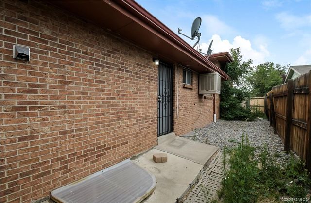 681 Fraser Street, Aurora, CO 80011