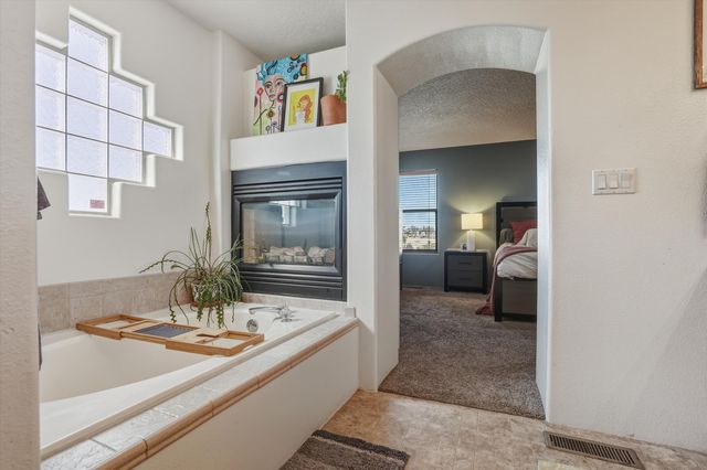 7215 Triana Place NW, Albuquerque, NM 87114