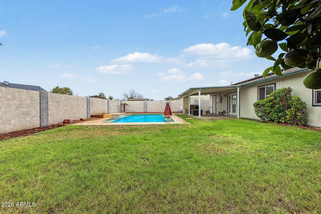 10014 N 87th Lane, Peoria, AZ 85345