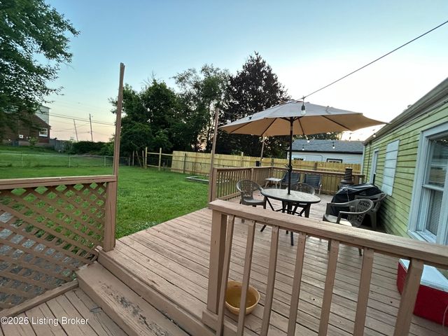2725 Alanmede Rd, Louisville, KY 40205