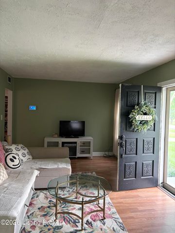 2725 Alanmede Rd, Louisville, KY 40205