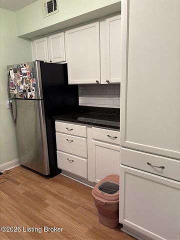 2725 Alanmede Rd, Louisville, KY 40205