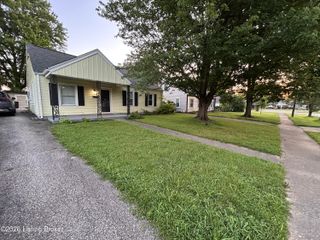 2725 Alanmede Rd, Louisville, KY 40205