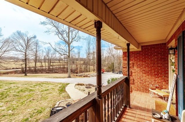 1251 Smith Thompson Rd, Bethpage, TN 37022