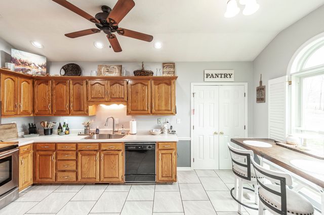 1251 Smith Thompson Rd, Bethpage, TN 37022