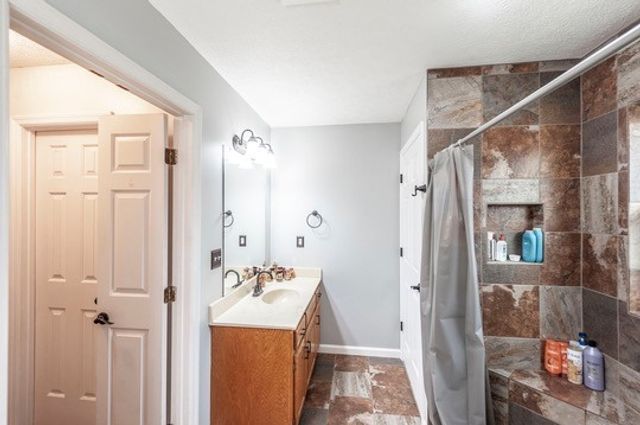 1251 Smith Thompson Rd, Bethpage, TN 37022