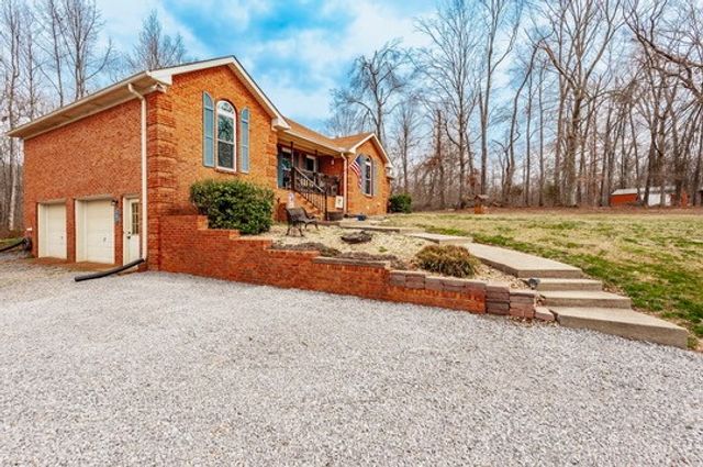 1251 Smith Thompson Rd, Bethpage, TN 37022