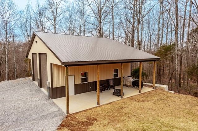 1251 Smith Thompson Rd, Bethpage, TN 37022