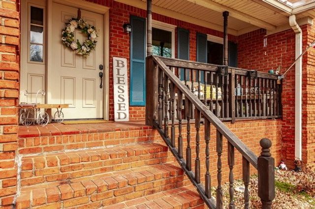 1251 Smith Thompson Rd, Bethpage, TN 37022