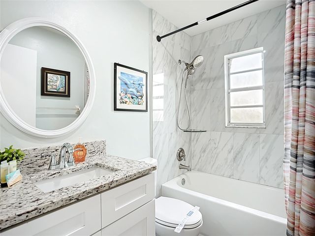 5638 25TH STREET CIRCLE E, Bradenton, FL 34203