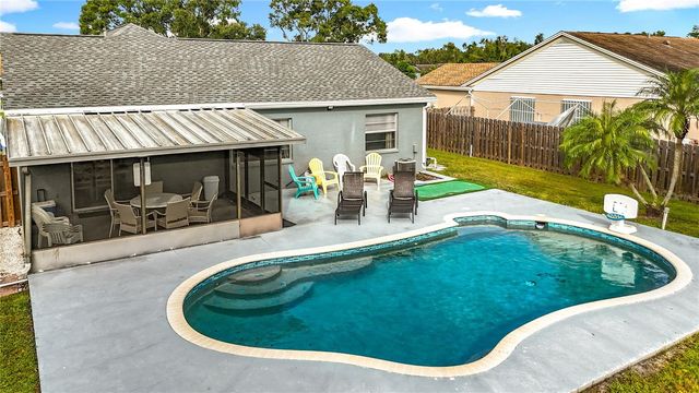 5638 25TH STREET CIRCLE E, Bradenton, FL 34203