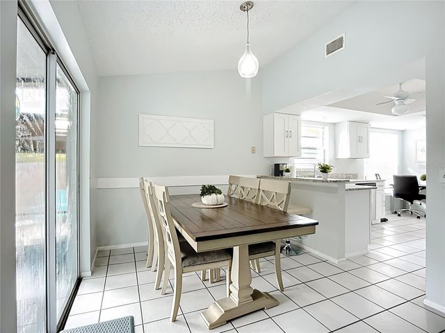 5638 25TH STREET CIRCLE E, Bradenton, FL 34203