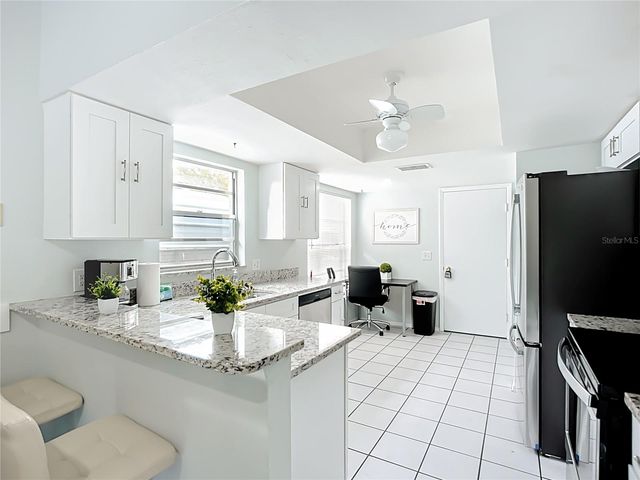 5638 25TH STREET CIRCLE E, Bradenton, FL 34203