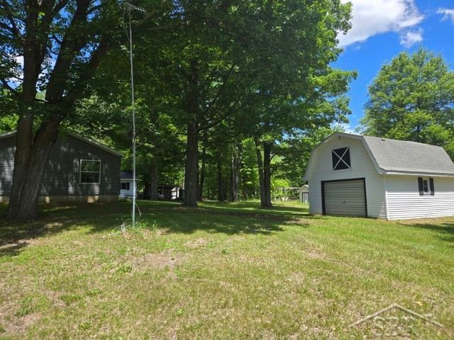 10263 Maple Valley Road, Gladwin, MI 48624