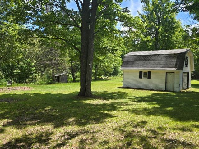 10263 Maple Valley Road, Gladwin, MI 48624