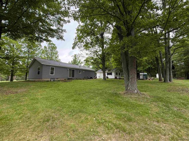 10263 Maple Valley Road, Gladwin, MI 48624
