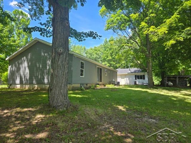 10263 Maple Valley Road, Gladwin, MI 48624