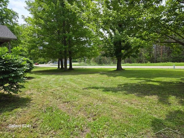 10263 Maple Valley Road, Gladwin, MI 48624