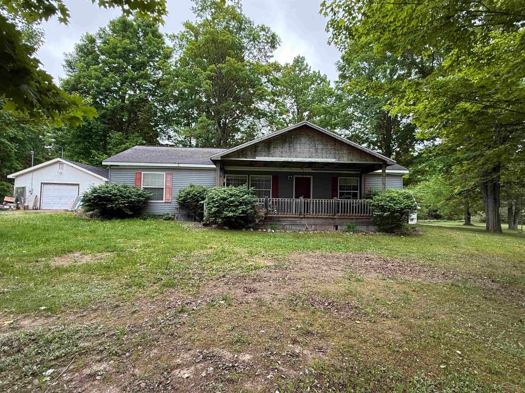 10263 Maple Valley Road, Gladwin, MI 48624