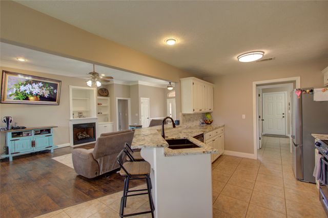 122 Corley Circle, Wake Village, TX 75501