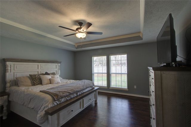122 Corley Circle, Wake Village, TX 75501