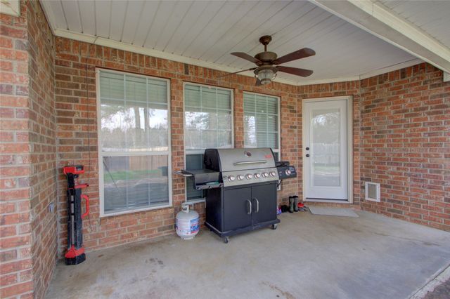 122 Corley Circle, Wake Village, TX 75501