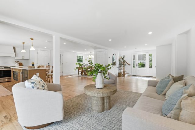 30 Deerfield Rd, Barnstable, MA 02655