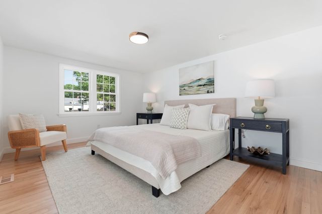 30 Deerfield Rd, Barnstable, MA 02655