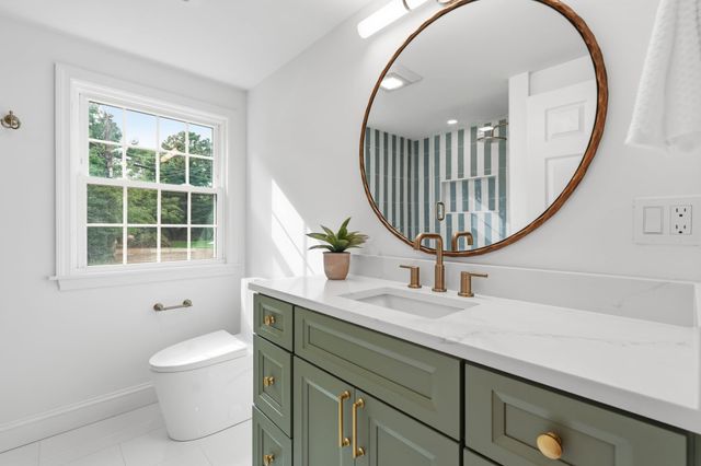 30 Deerfield Rd, Barnstable, MA 02655