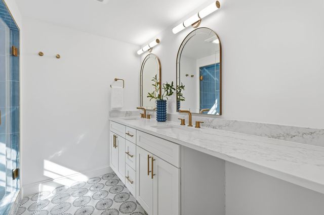 30 Deerfield Rd, Barnstable, MA 02655