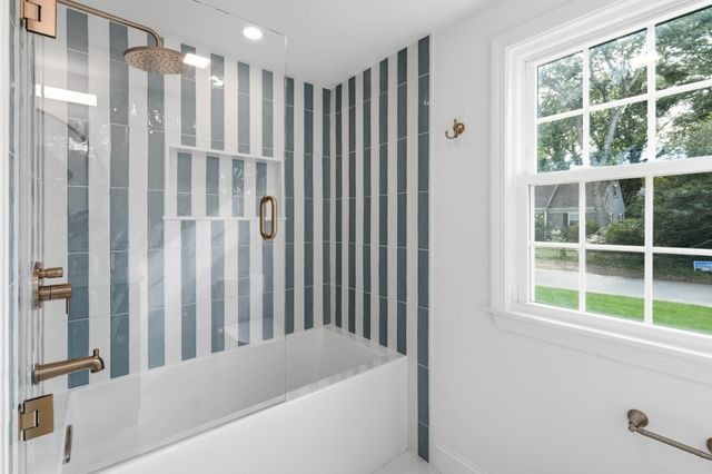 30 Deerfield Rd, Barnstable, MA 02655