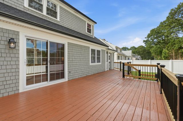 30 Deerfield Rd, Barnstable, MA 02655