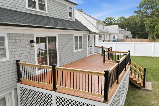 30 Deerfield Rd, Barnstable, MA 02655