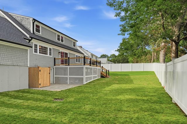 30 Deerfield Rd, Barnstable, MA 02655