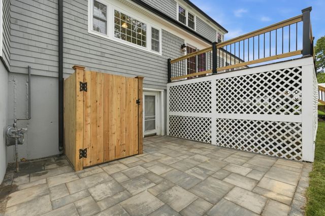30 Deerfield Rd, Barnstable, MA 02655