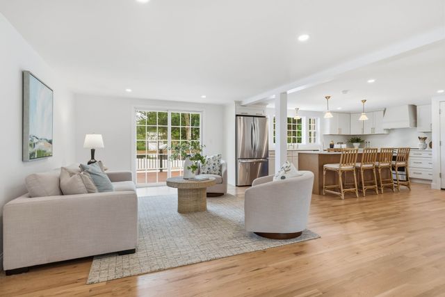 30 Deerfield Rd, Barnstable, MA 02655