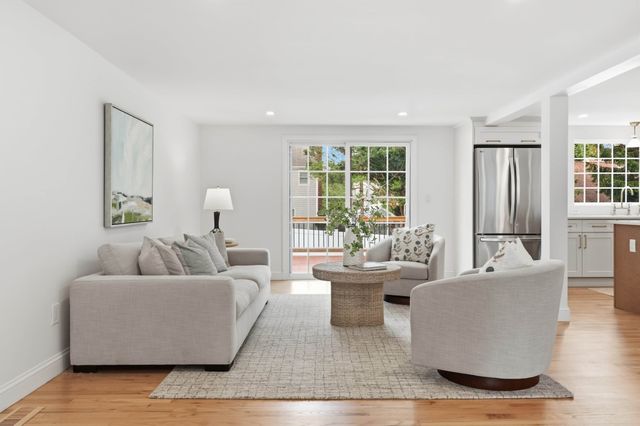 30 Deerfield Rd, Barnstable, MA 02655