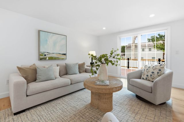30 Deerfield Rd, Barnstable, MA 02655