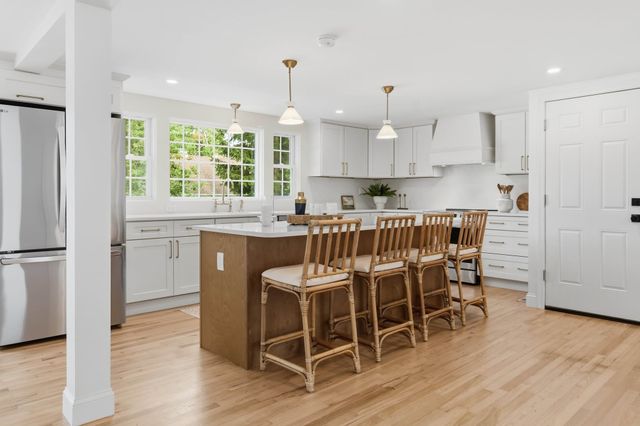 30 Deerfield Rd, Barnstable, MA 02655