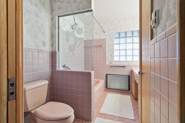 3202 N Knoll TERRACE, Milwaukee, WI 53222