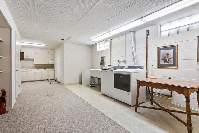 3202 N Knoll TERRACE, Milwaukee, WI 53222
