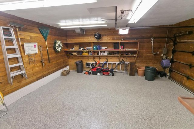 3202 N Knoll TERRACE, Milwaukee, WI 53222